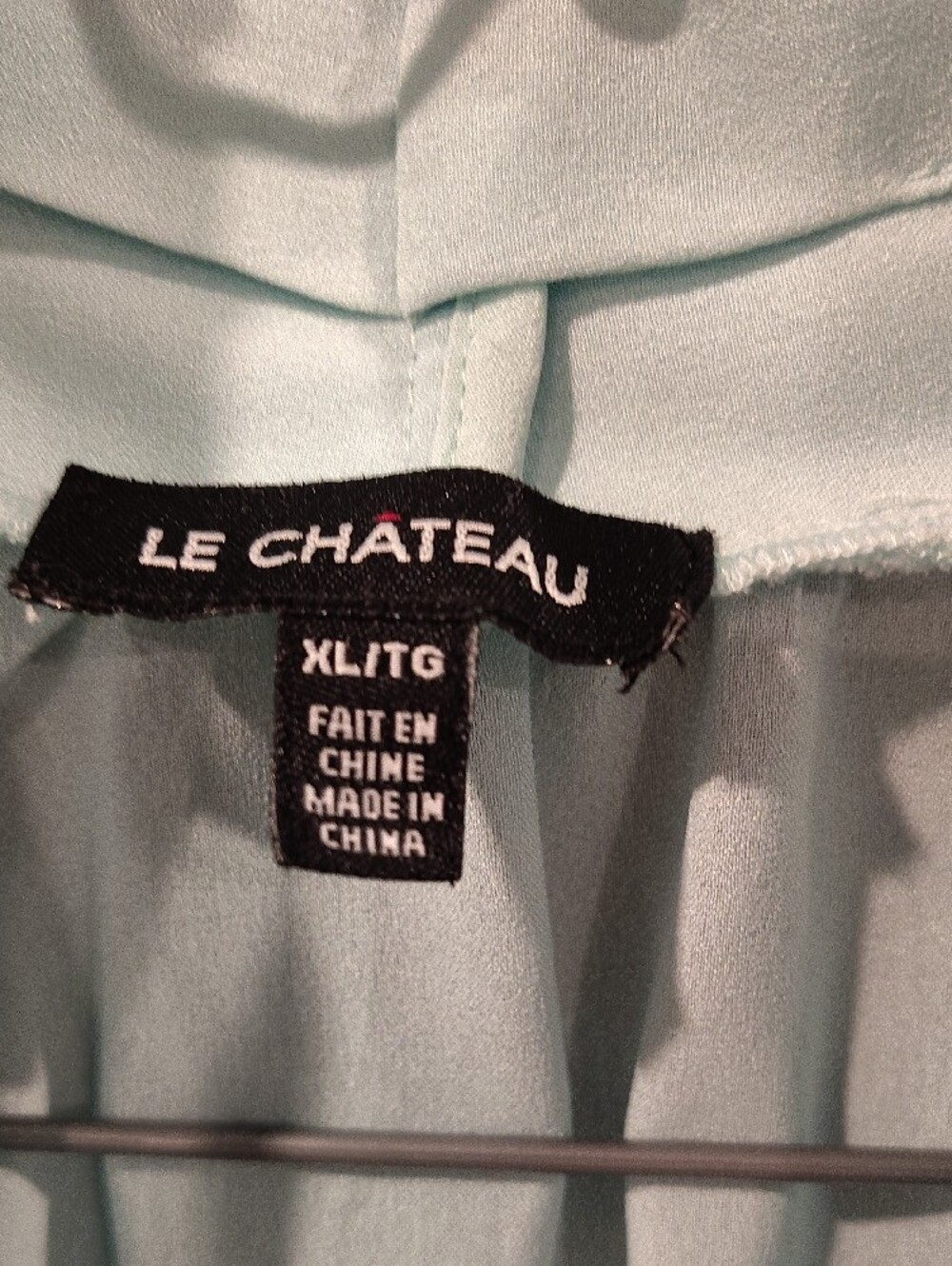 👕2 For 15$ or 3 for 20$👕 Le chateau Light Blue V-Neck Sleeveless Camisole - Picture 2 of 4